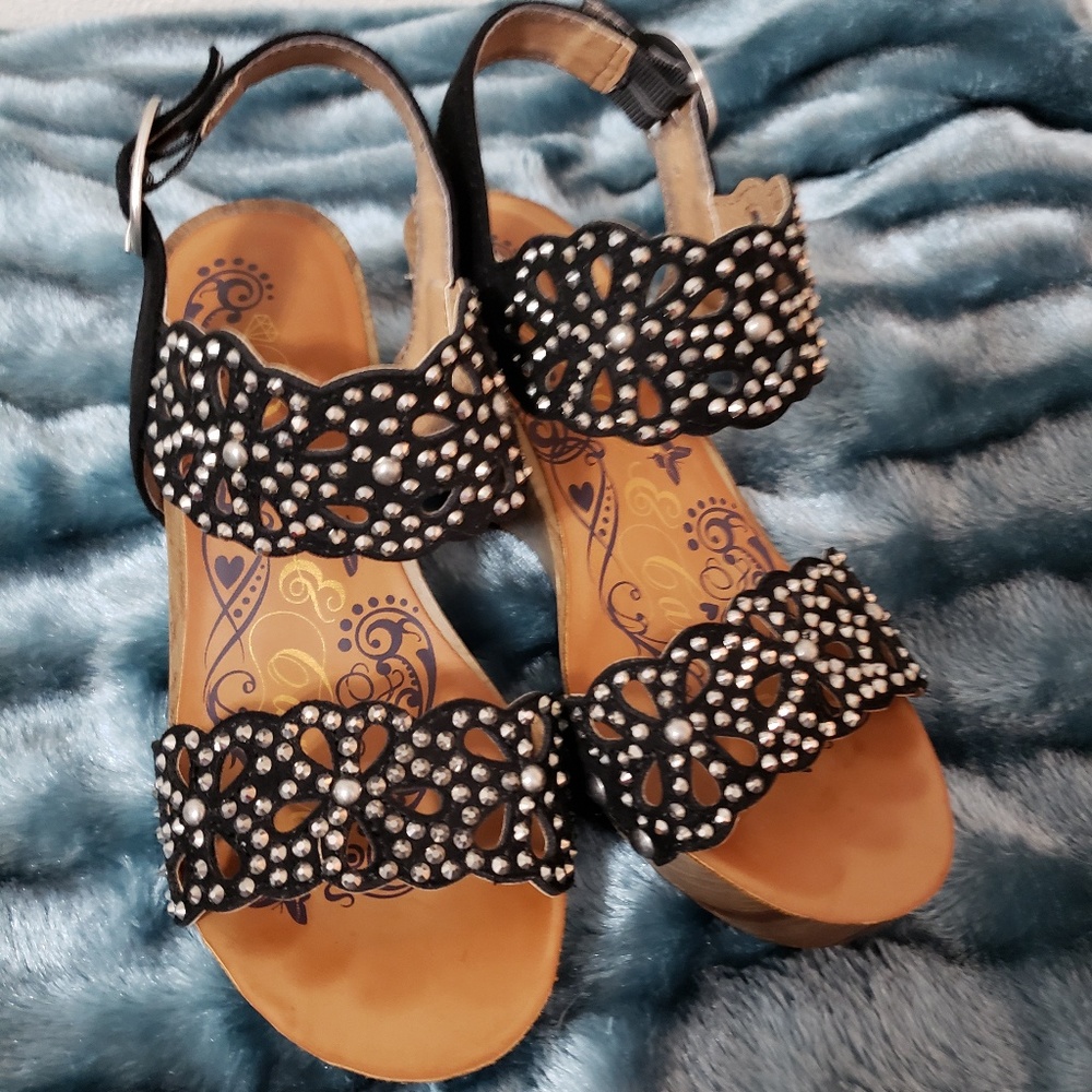 EUC ROCK & CANDY Black Embellished Wedges Size 6